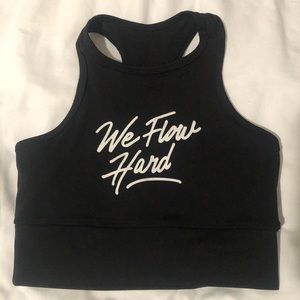 Y7 crop “we flow hard” size m